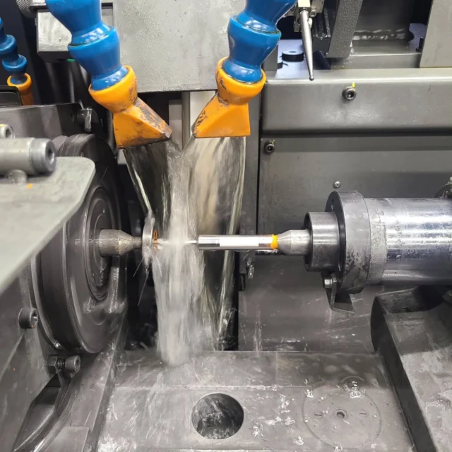 製品紹介 | ダイヤモンドコンパックス 特殊切削工具 精密治工具